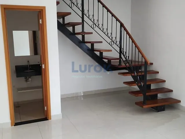 Casa com 112m² 3 quartos e 3 banheiros, para alugar, no bairro Parque Nova Suíça em Valinhos