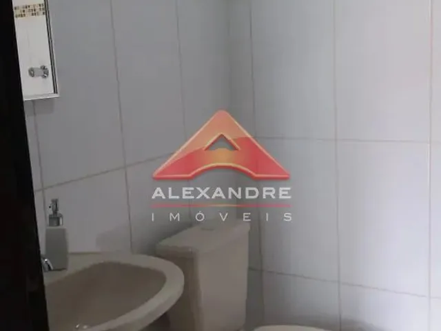 Casa com 204m² 3 quartos e 3 banheiros, à venda ou para alugar, no bairro Jardim Julieta em Caçapava