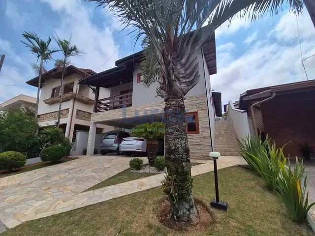 Casa com 330m² 3 quartos e 4 banheiros, à venda, no bairro Santa Cruz em Valinhos