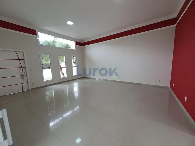 Casa com 323m² 3 quartos e 5 banheiros, à venda, no bairro Roncáglia em Valinhos
