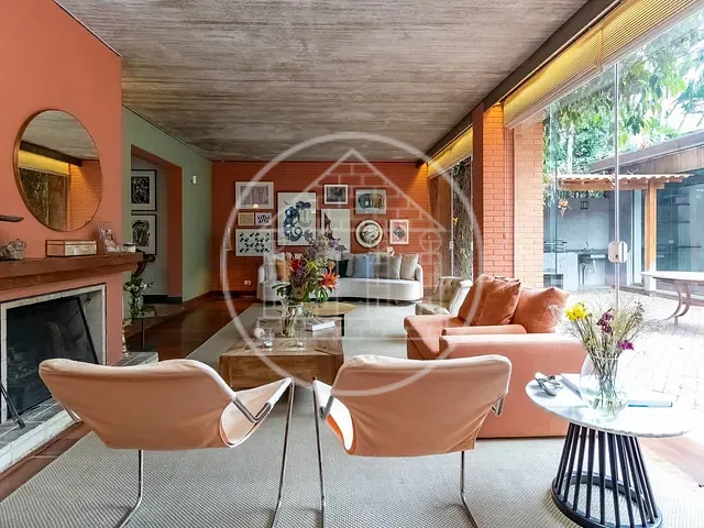 Casa com 450m² 4 quartos e 1 banheiro, à venda, no bairro Alto de Pinheiros em São Paulo