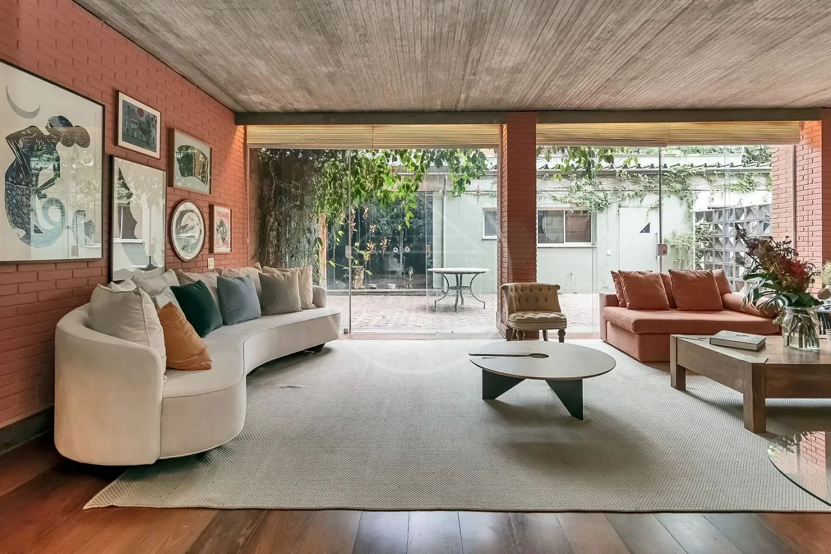Casa, 4 quartos, 380 m² - Foto 1