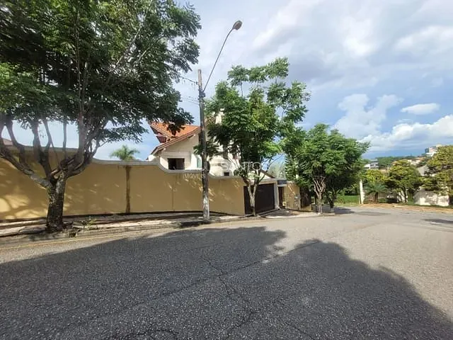 Casa com 643m² 5 quartos e 4 banheiros, à venda ou para alugar, no bairro Jardim Eltonville em Sorocaba