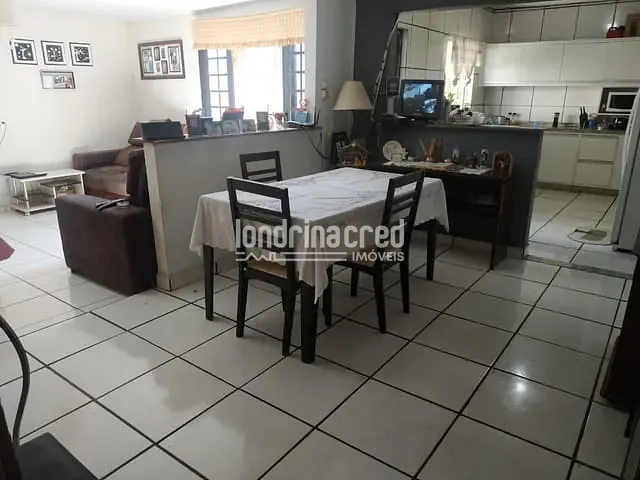 Casa com 478m² 6 quartos e 3 banheiros, à venda, no bairro Vila Ipiranga em Londrina