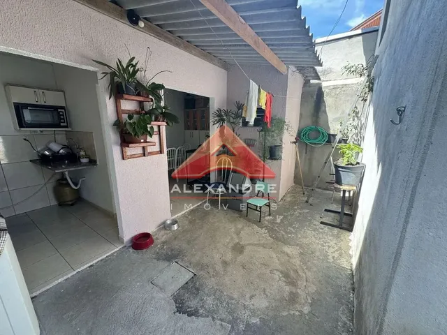Casa com 143m² 2 quartos e 1 banheiro, à venda, no bairro Vila Tesouro em São José Dos Campos