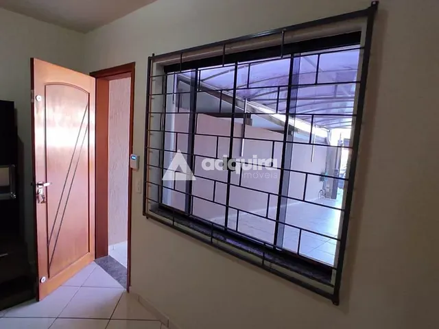 Casa com 76m² 2 quartos e 1 banheiro, à venda, no bairro Contorno em Ponta Grossa