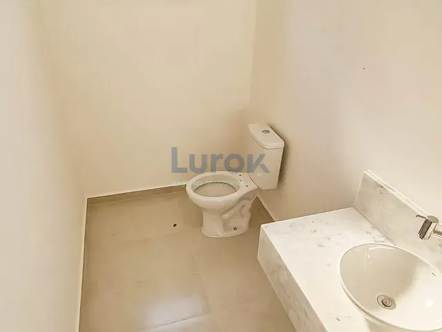 Casa 2 quartos e 3 banheiros, à venda, no bairro Vila Capuava em Valinhos