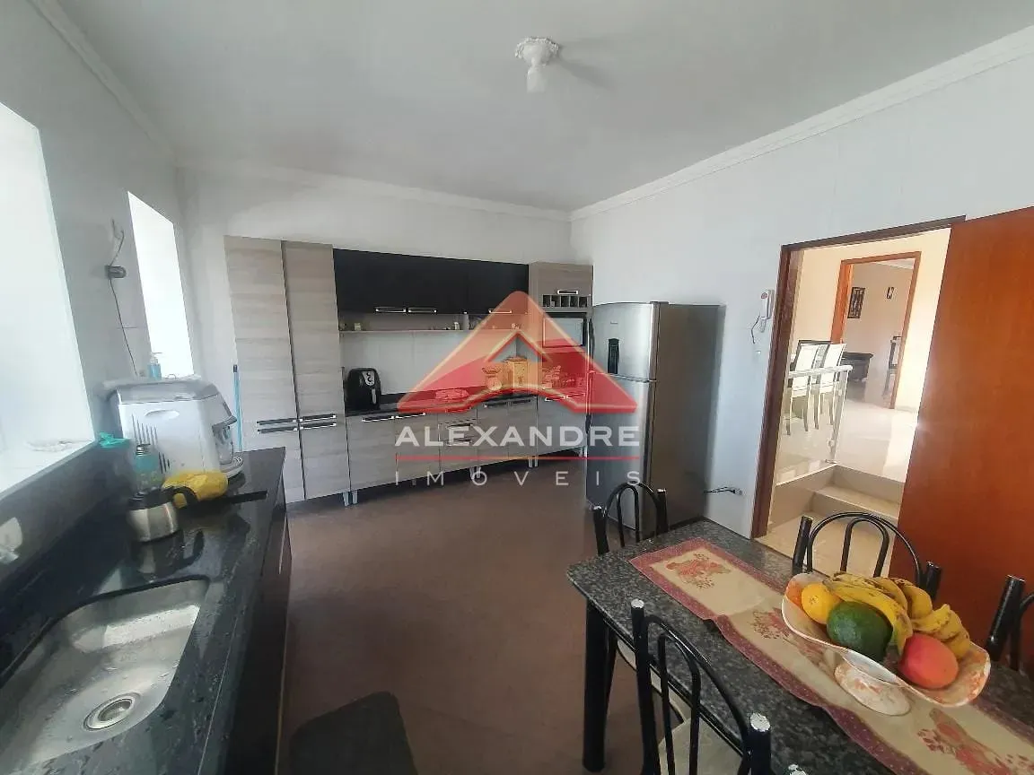 Casa, 3 quartos, 309 m² - Foto 9