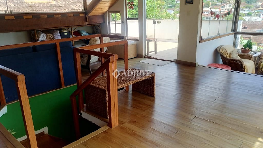 Casa à venda com 4 quartos, 132m² - Foto 13