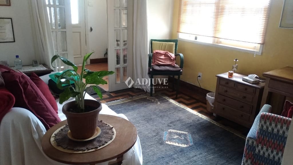 Casa à venda com 4 quartos, 132m² - Foto 3