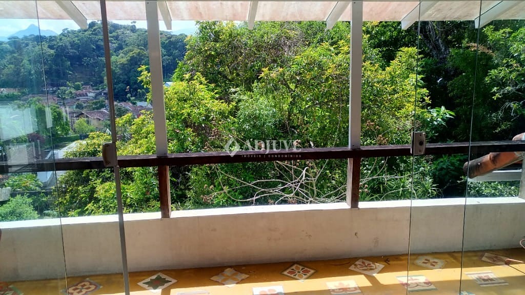 Casa à venda com 4 quartos, 132m² - Foto 17