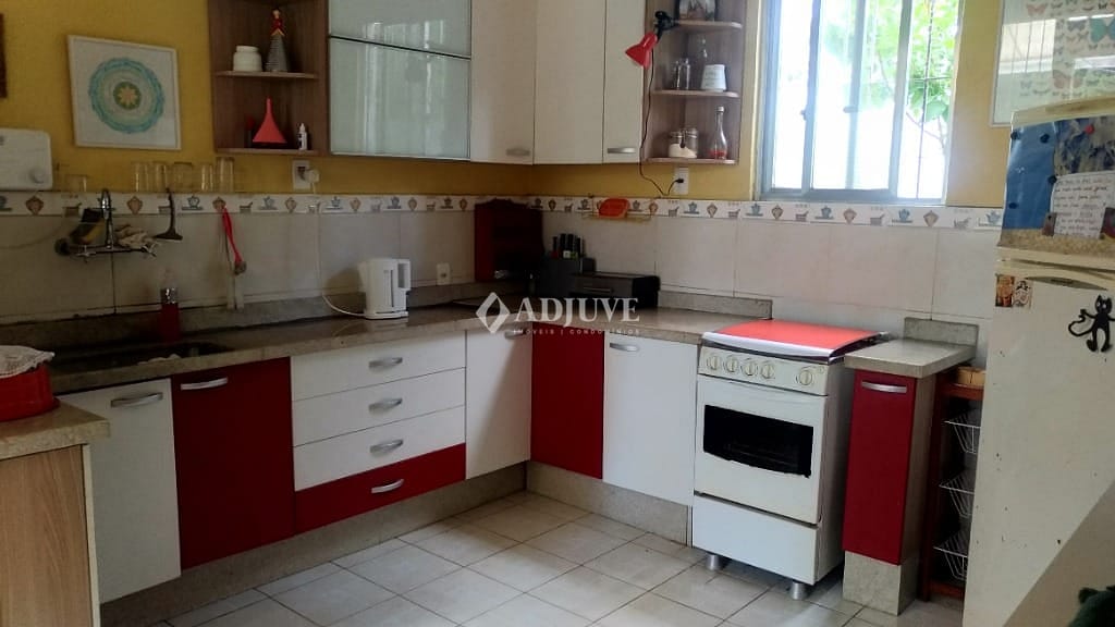 Casa à venda com 4 quartos, 132m² - Foto 7
