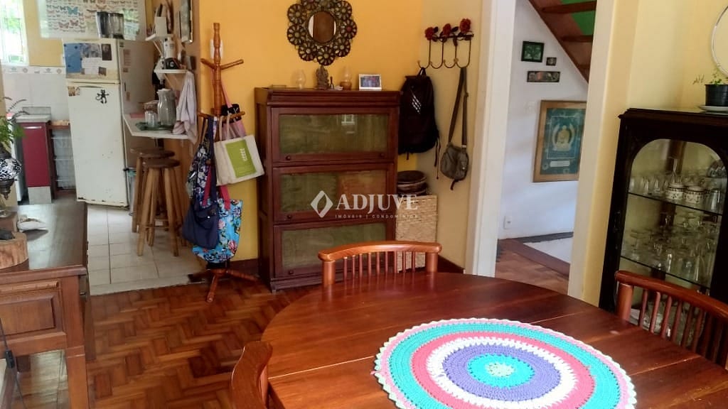 Casa à venda com 4 quartos, 132m² - Foto 4