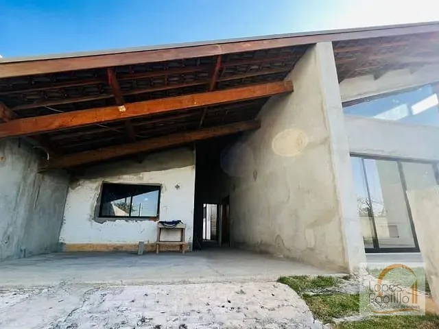 Casa com 1243m² 4 quartos e 8 banheiros, à venda, no bairro Jardim Siriema em Atibaia