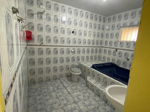 Casa com 300m² 4 quartos e 4 banheiros, à venda, no bairro Residencial Campo Belo em Pindamonhangaba