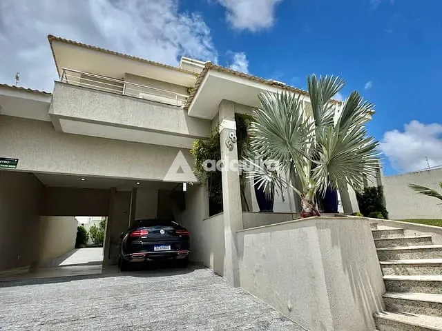 Casa 4 quartos e 3 banheiros, à venda, no bairro Estrela em Ponta Grossa