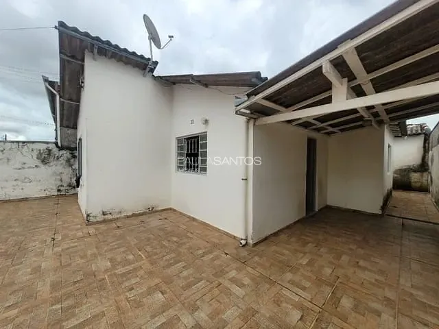 Casa com 200m² 1 quarto e 1 banheiro, à venda, no bairro Jardim Maria Eugênia em Sorocaba