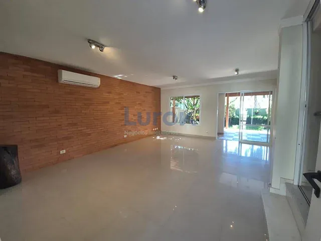 Casa com 320m² 3 quartos e 4 banheiros, à venda, no bairro Ortizes em Valinhos