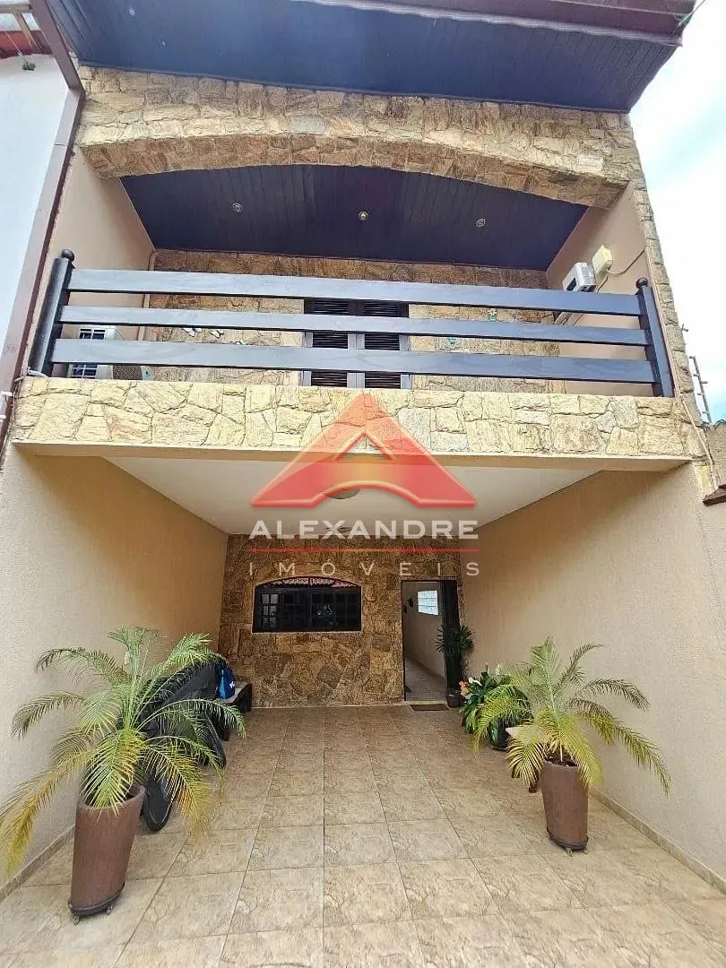 Casa, 3 quartos, 181 m² - Foto 2
