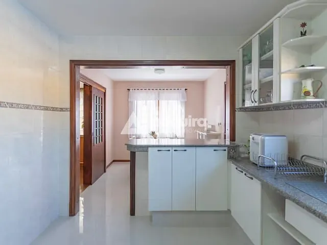 Casa com 594m² 4 quartos e 3 banheiros, à venda, no bairro Estrela em Ponta Grossa