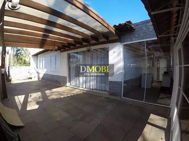 Casa com 300m² 2 quartos e 2 banheiros, à venda, no bairro Centro em Gravataí