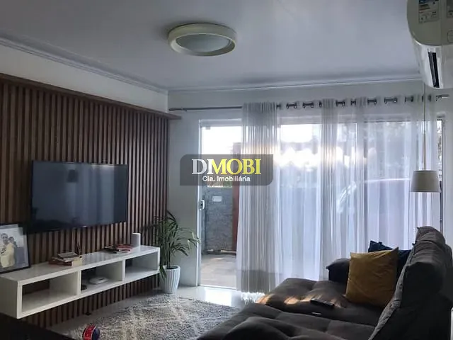 Casa com 300m² 2 quartos e 2 banheiros, à venda, no bairro Centro em Gravataí
