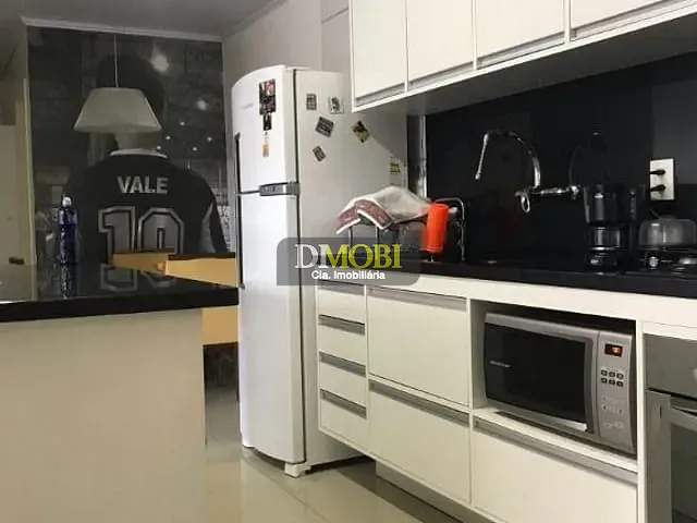 Casa com 300m² 2 quartos e 2 banheiros, à venda, no bairro Centro em Gravataí
