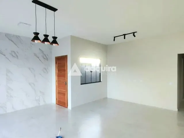 Casa com 180m² 3 quartos e 2 banheiros, à venda, no bairro Cará-cará em Ponta Grossa