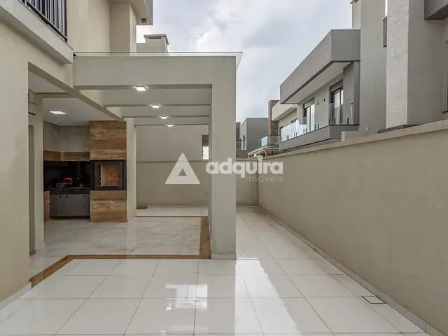 Casa 3 quartos e 4 banheiros, à venda, no bairro Cará-cará em Ponta Grossa