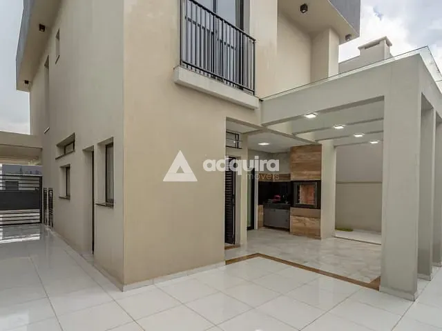 Casa 3 quartos e 4 banheiros, à venda, no bairro Cará-cará em Ponta Grossa