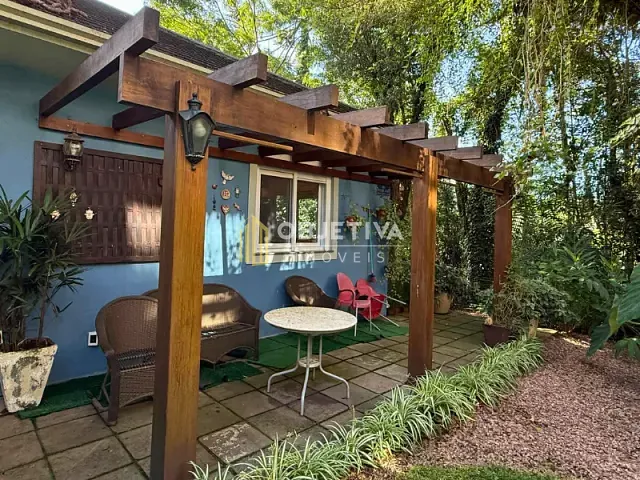 Casa 3 quartos e 1 banheiro, à venda, no bairro Centro em Canela