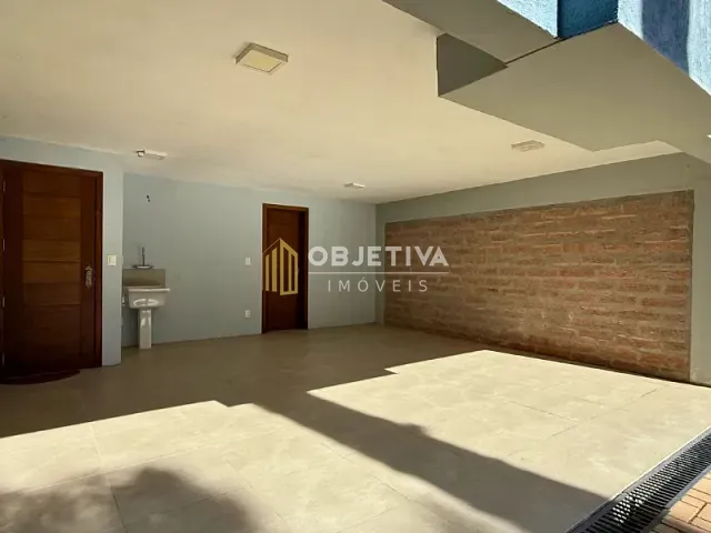 Casa 3 quartos e 1 banheiro, à venda, no bairro Centro em Canela