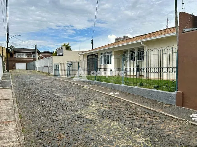 Casa 3 quartos e 3 banheiros, à venda, no bairro Jardim Carvalho em Ponta Grossa