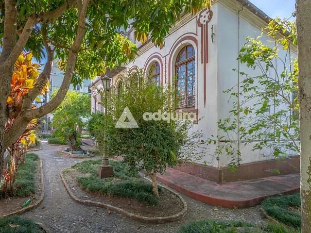 Casa com 1043m², à venda, no bairro Centro em Ponta Grossa