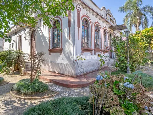 Casa com 1043m², à venda, no bairro Centro em Ponta Grossa