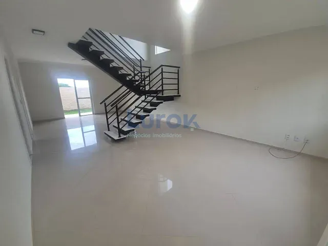 Casa com 420m² 4 quartos e 5 banheiros, para alugar, no bairro Lenheiro em Valinhos