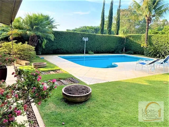 Casa com 800m² 5 quartos e 6 banheiros, à venda, no bairro Jardim Suely em Atibaia