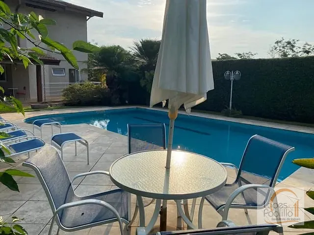 Casa com 800m² 5 quartos e 6 banheiros, à venda, no bairro Jardim Suely em Atibaia