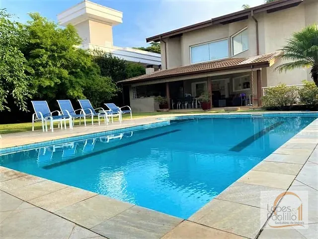 Casa com 800m² 5 quartos e 6 banheiros, à venda, no bairro Jardim Suely em Atibaia