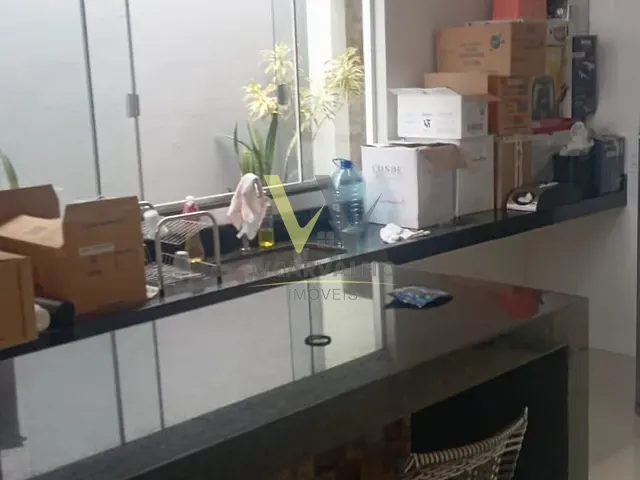 Casa com 300m² 3 quartos e 3 banheiros, à venda, no bairro Parque dos Pirineus em Anápolis