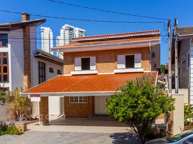 Casa com 360m² 4 quartos e 4 banheiros, à venda, no bairro Jardim das Colinas em São José dos Campos