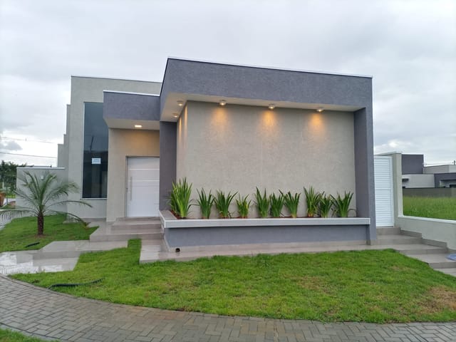 Casa com 300m² 3 quartos e 3 banheiros, à venda, no bairro Piracangaguá em Taubaté