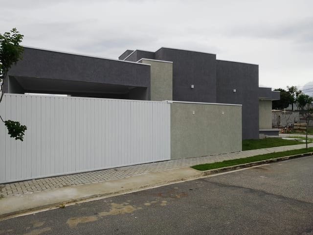 Casa com 300m² 3 quartos e 3 banheiros, à venda, no bairro Piracangaguá em Taubaté