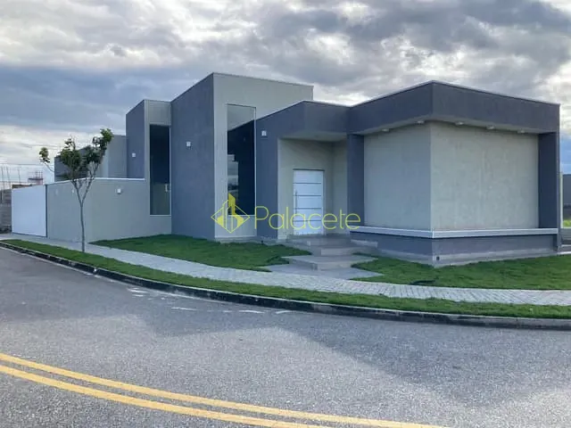 Casa com 300m² 3 quartos e 3 banheiros, à venda, no bairro Piracangaguá em Taubaté