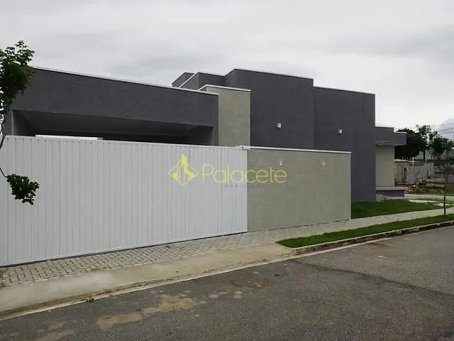 Casa com 300m² 3 quartos e 3 banheiros, à venda, no bairro Piracangaguá em Taubaté
