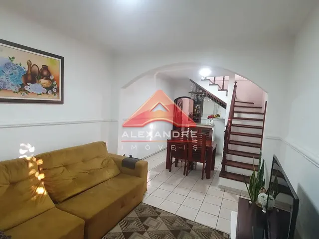 Sobrado com 125m² 3 quartos e 2 banheiros, à venda, no bairro Vila Tesouro em São José Dos Campos
