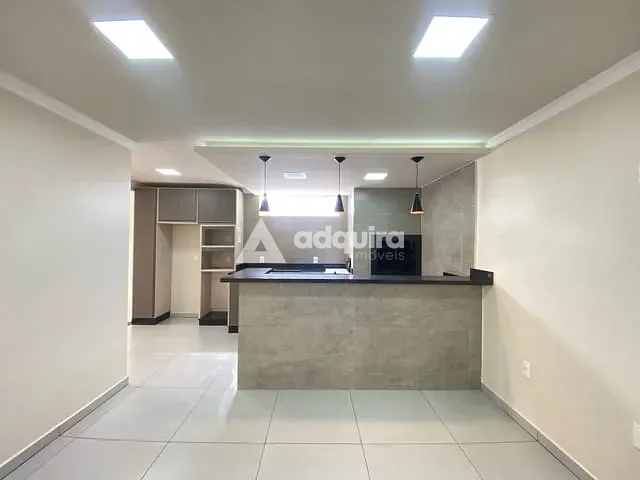 Casa 2 quartos e 1 banheiro, à venda, no bairro Piriquitos em Ponta Grossa