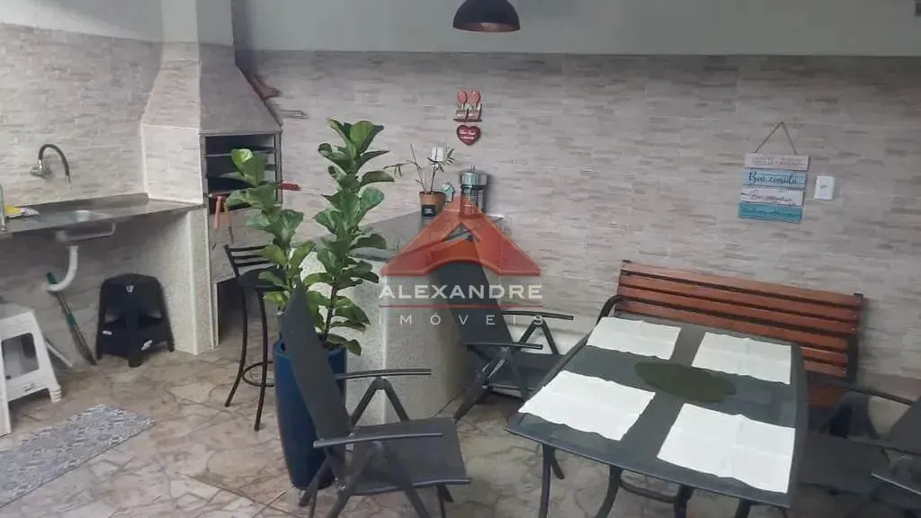 Casa, 3 quartos, 153 m² - Foto 1