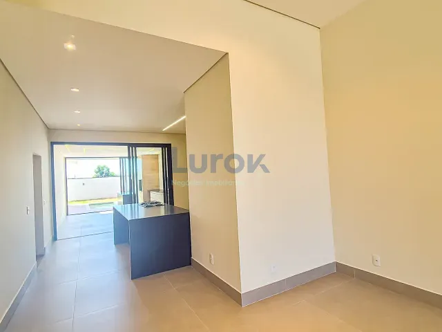 Casa com 330m² 3 quartos e 5 banheiros, para alugar, no bairro Residencial Santa Maria em Valinhos
