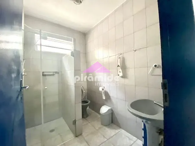 Casa com 135m² 3 quartos e 1 banheiro, à venda, no bairro Estrela Dalva em Caraguatatuba